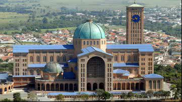 Santuário Nacional de Aparecida, localizado em Aparecida - SP - Wikimedia Commons/Valter Campanato