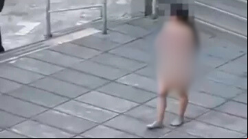 Estudante foi presa após ficar com roupas íntimas - Divulgação/X