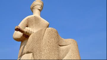 Estátua 'A Justiça' - Wikimedia Commons
