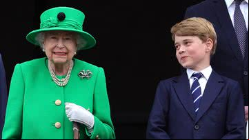 Rainha Elizabeth II e Príncipe George - Getty Images