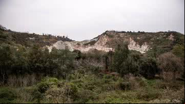 Camada frágil sob a caldeira de Campi Flegrei explica tremores vulcânicos recorrentes - Getty Images
