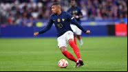O francês Kylian Mbappé em ação - Getty Images
