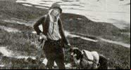 Fotografia da jovem com o cachorro - Divulgação / Heritage House Publishing